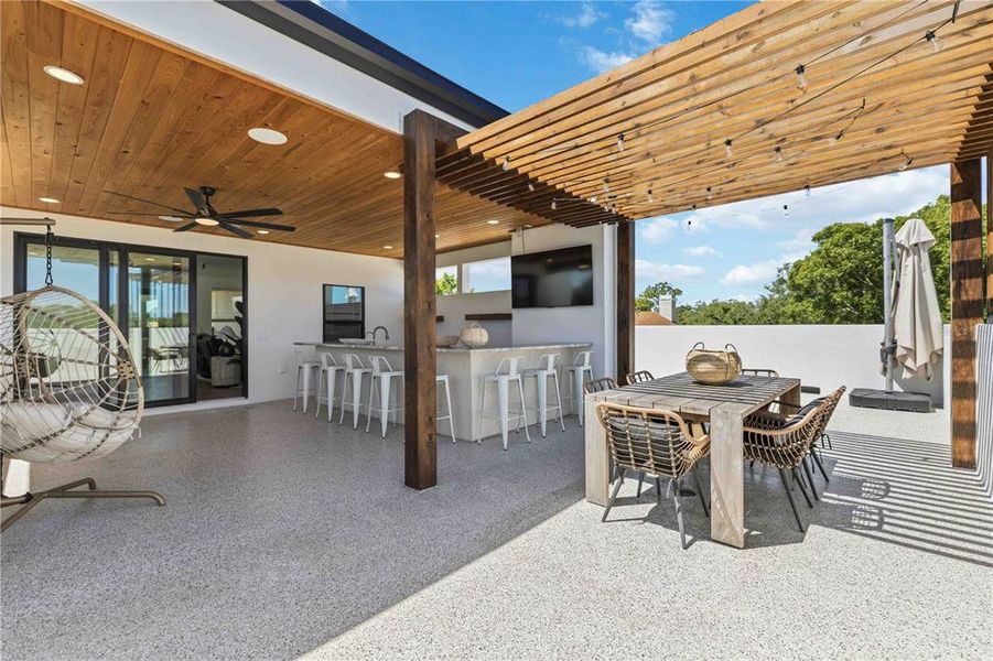 Exterior details and patio area of a home in , Tampa (Image 29).