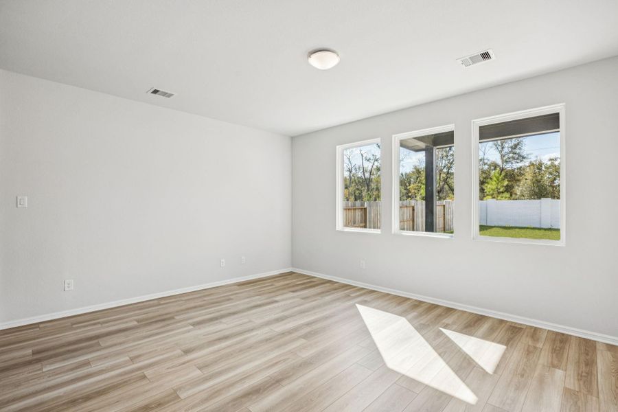 Spacious, unfurnished interior of a new home in Saint Tropez, Huffman (Image 10).