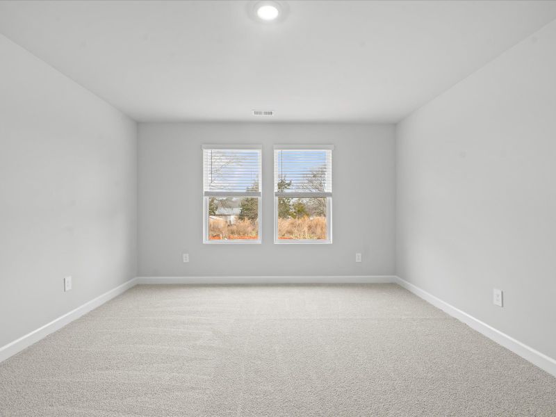 Spacious, unfurnished interior of a new home in Brayfield Manor - Signature Collection, Wellford (Image 15).