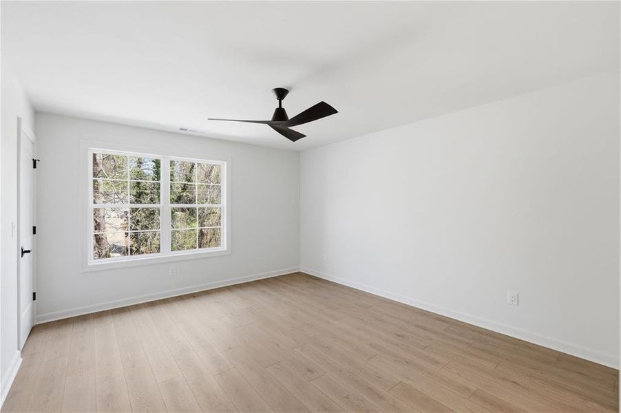 Spacious, unfurnished interior of a new home in , Gainesville (Image 26).