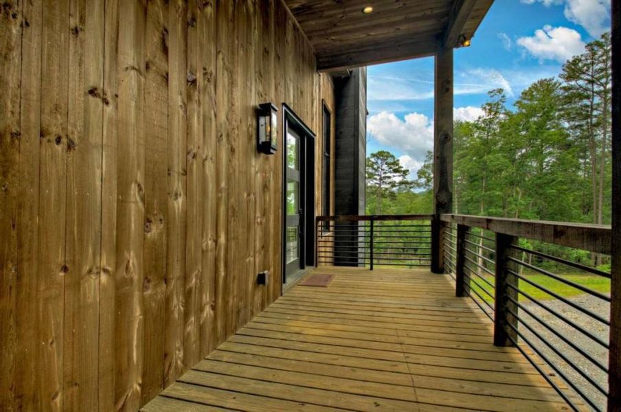 Spacious, unfurnished interior of a new home in , Blue Ridge (Image 20).