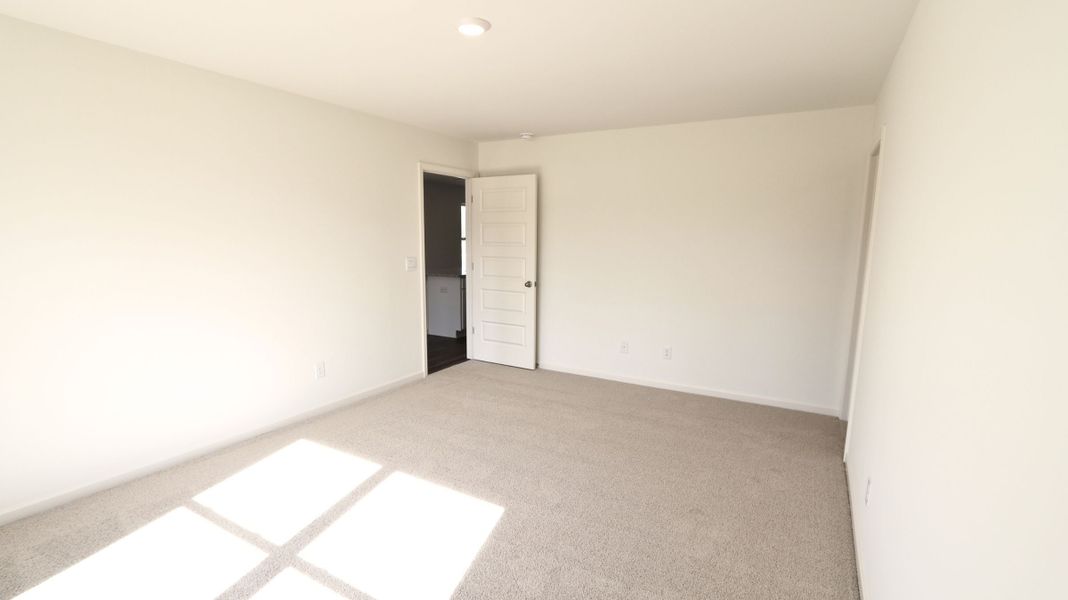 Spacious, unfurnished interior of a new home in Liberty, Panama City (Image 12).