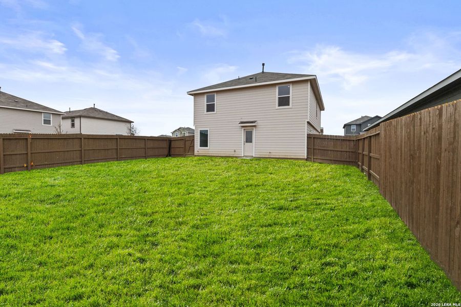 Exterior details and patio area of a home in Avenida, Converse (Image 2).