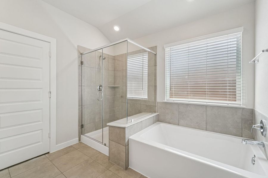 Furnished interior view inside a new home in Stewart's Ranch, Conroe (Image 13).