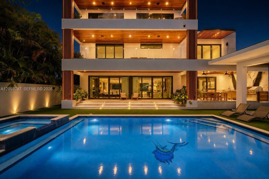 Condo located in North Miami, FL showcasing its design and architecture (Image 4).