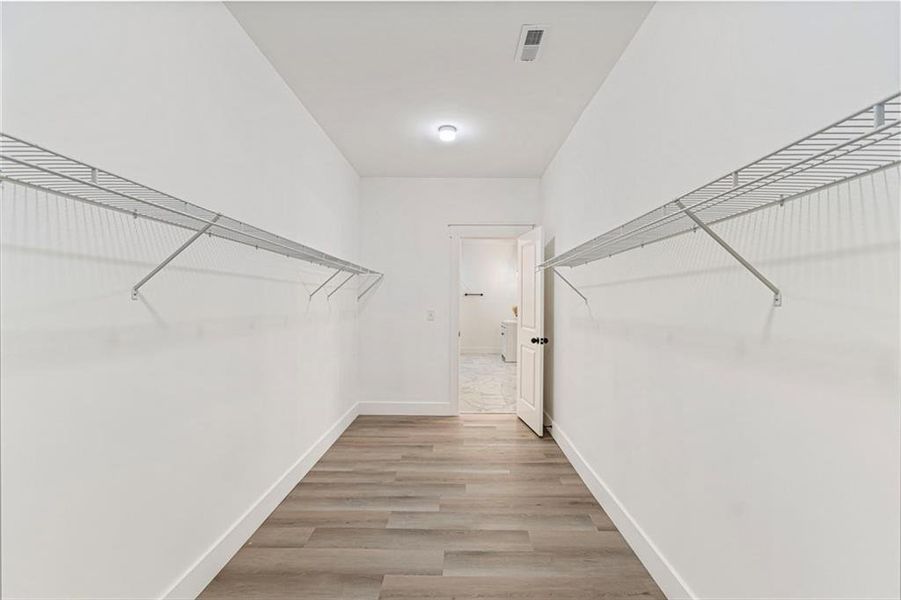 Spacious, unfurnished interior of a new home in , Cartersville (Image 20).