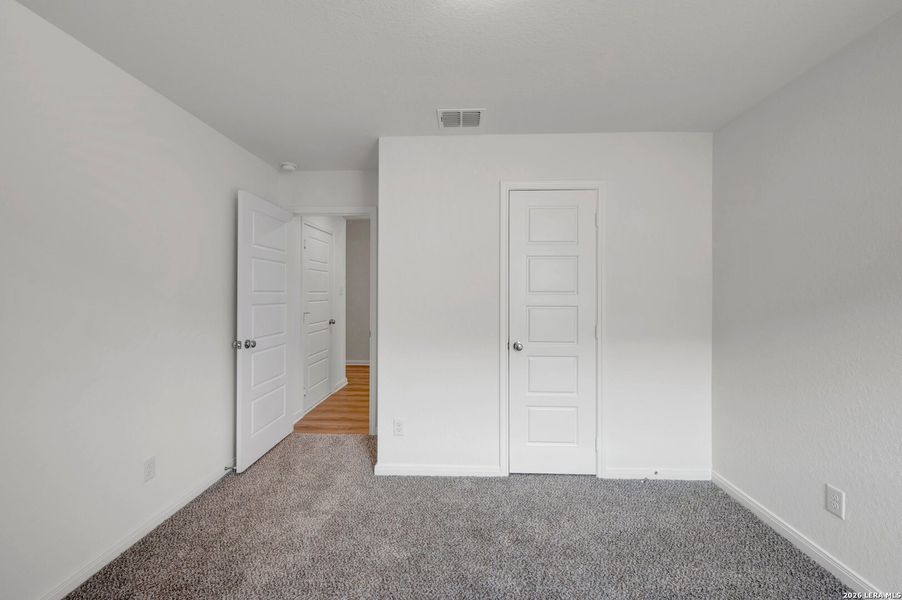 Spacious, unfurnished interior of a new home in Greenspoint Heights, Seguin (Image 36).