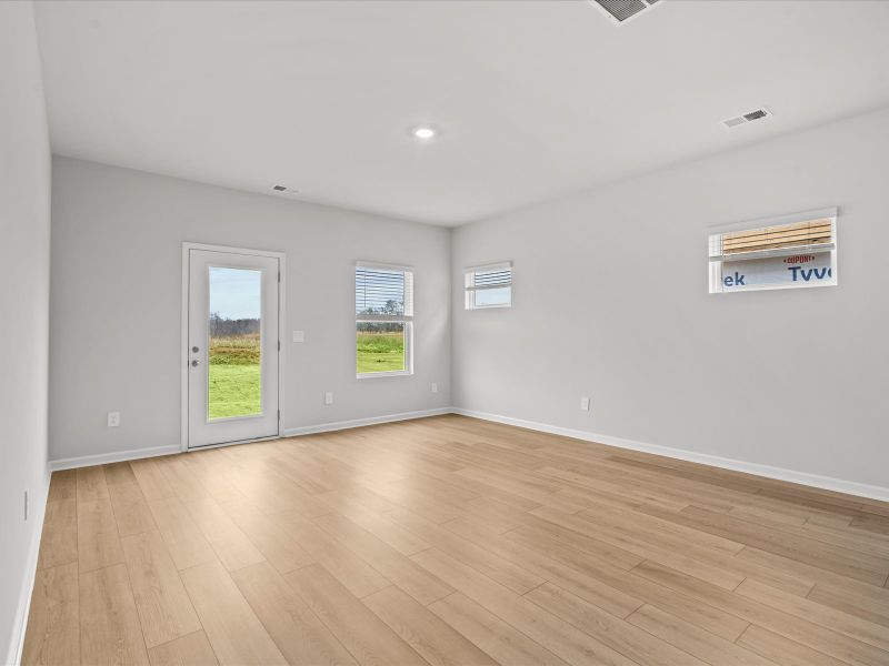 Spacious, unfurnished interior of a new home in Pleasant Brook, Piedmont (Image 11).