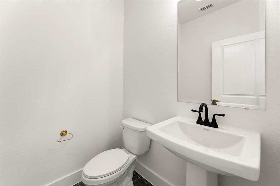 06. 3825 Selborne - Powder