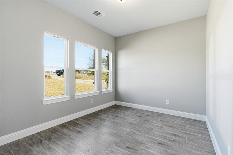 Spacious, unfurnished interior of a new home in , Tom Bean (Image 24).