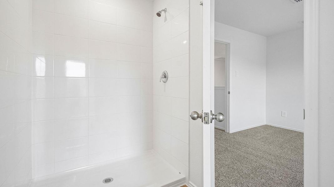 Spacious, unfurnished interior of a new home in Prairie Lakes, Buda (Image 33).