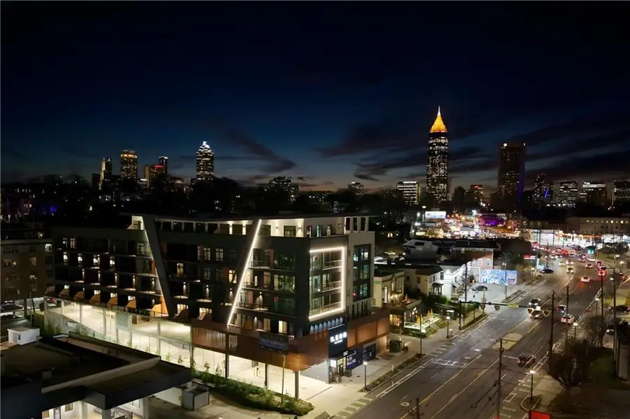 Condo located in Atlanta, GA showcasing its design and architecture (Image 3).