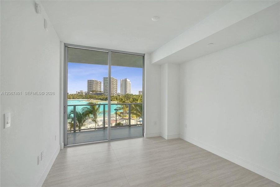 Spacious, unfurnished interior of a new home in , Miami (Image 32).