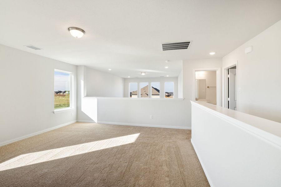 Spacious, unfurnished interior of a new home in Elevon, Lavon (Image 29).