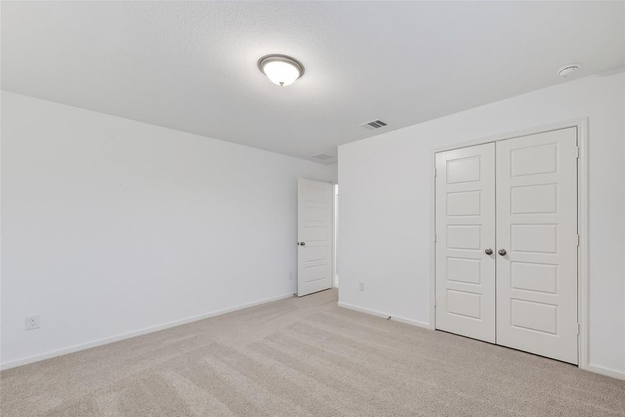 Spacious, unfurnished interior of a new home in Rollingbrook Estates, Baytown (Image 8).