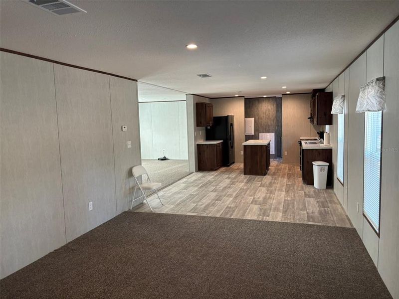 Spacious, unfurnished interior of a new home in , Chiefland (Image 11).