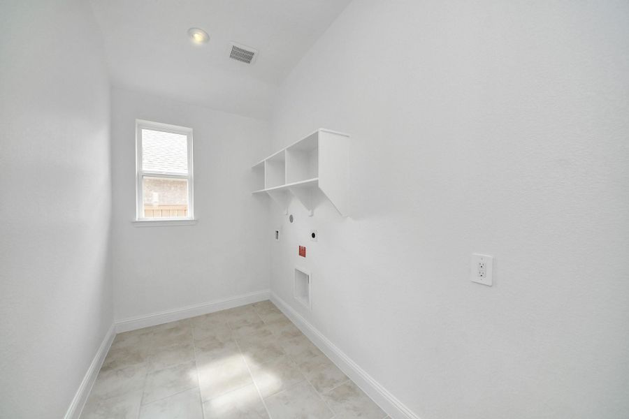 Spacious, unfurnished interior of a new home in Bridgeland: Heritage Collection, Cypress (Image 15). Spacious, unfurnished interior of a new home in Bridgeland: Heritage Collection, Cypress (Image 15).