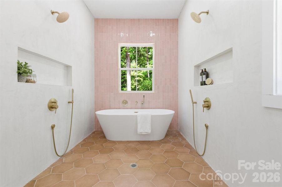 Customizable Primary Bathroom