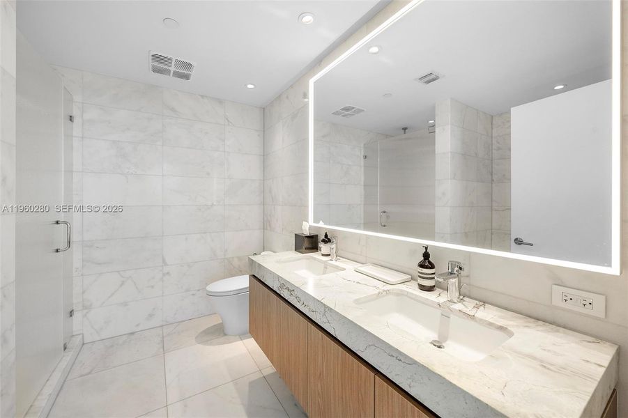 Furnished interior view inside a new home in , Miami Beach (Image 40).