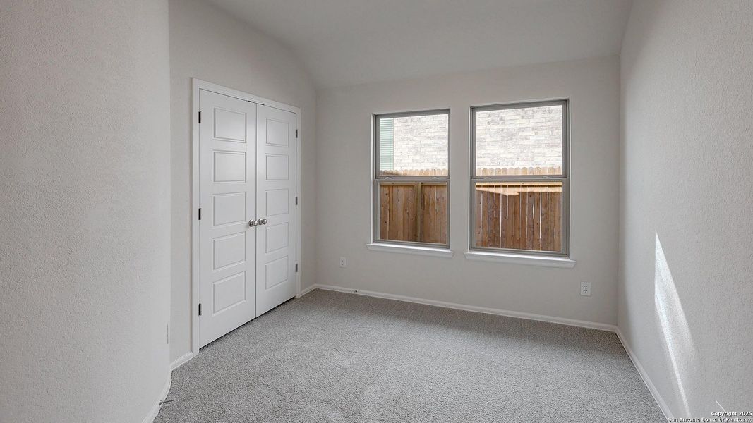 Spacious, unfurnished interior of a new home in Veranda 40', San Antonio (Image 27).