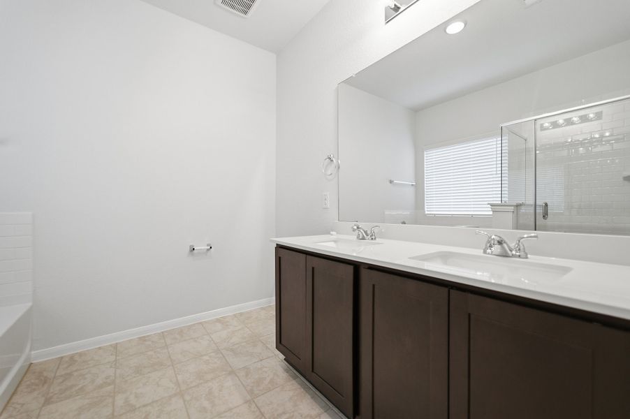 Furnished interior view inside a new home in Hayden Estates, Buckeye (Image 7).