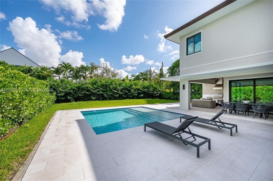 Exterior details and patio area of a home in , Miami (Image 25).