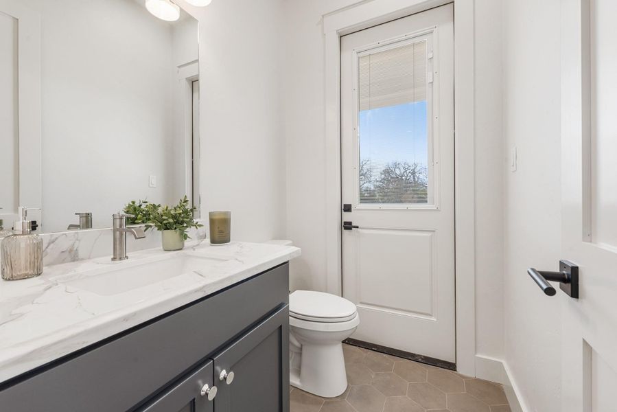 Furnished interior view inside a new home in , Bryan (Image 10).