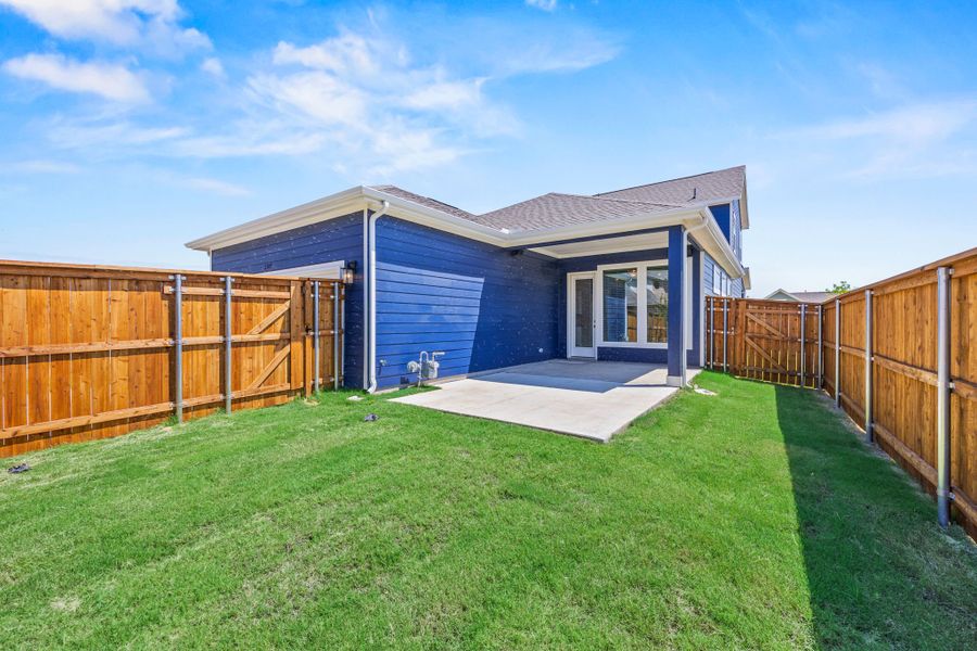 Representative exterior details of a home built from the Janie by Cambridge Homes in Lake Park, Rowlett (Image 3).
