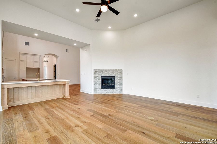 Spacious, unfurnished interior of a new home in La Cima: 70ft. lots, San Marcos (Image 23). Spacious, unfurnished interior of a new home in La Cima: 70ft. lots, San Marcos (Image 23).