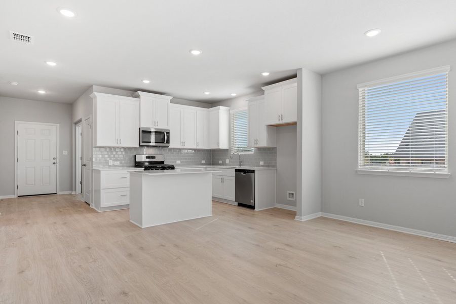 016_lb105535_644 016_lb105535_644