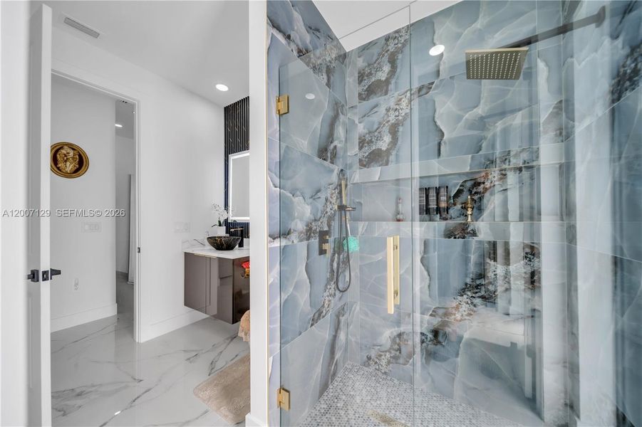 Furnished interior view inside a new home in , Cape Coral (Image 17).