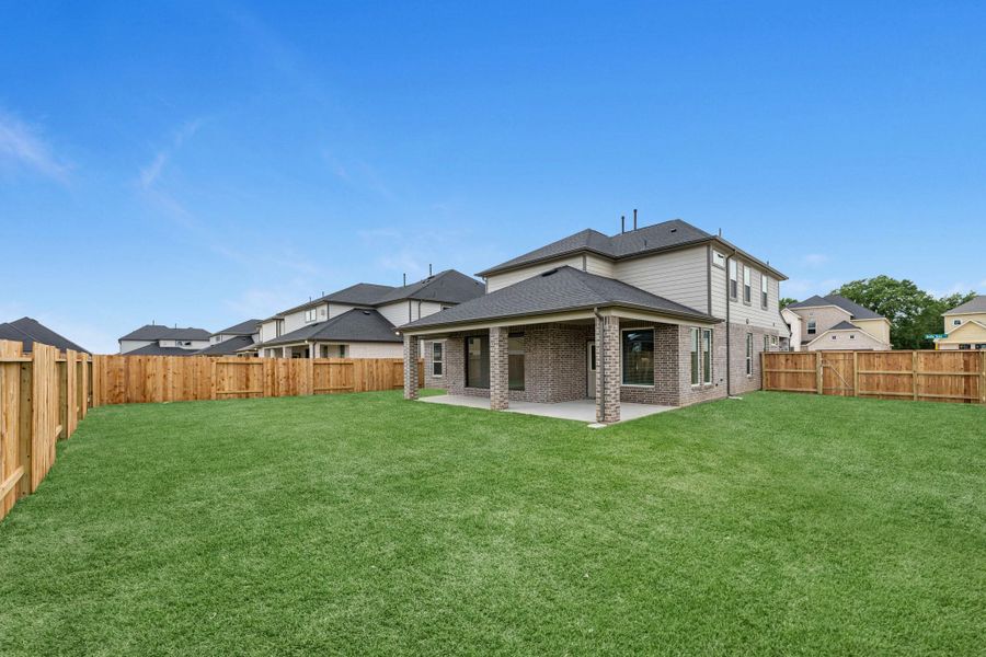 Exterior details and patio area of a home in Morton Creek Ranch, Katy (Image 4).