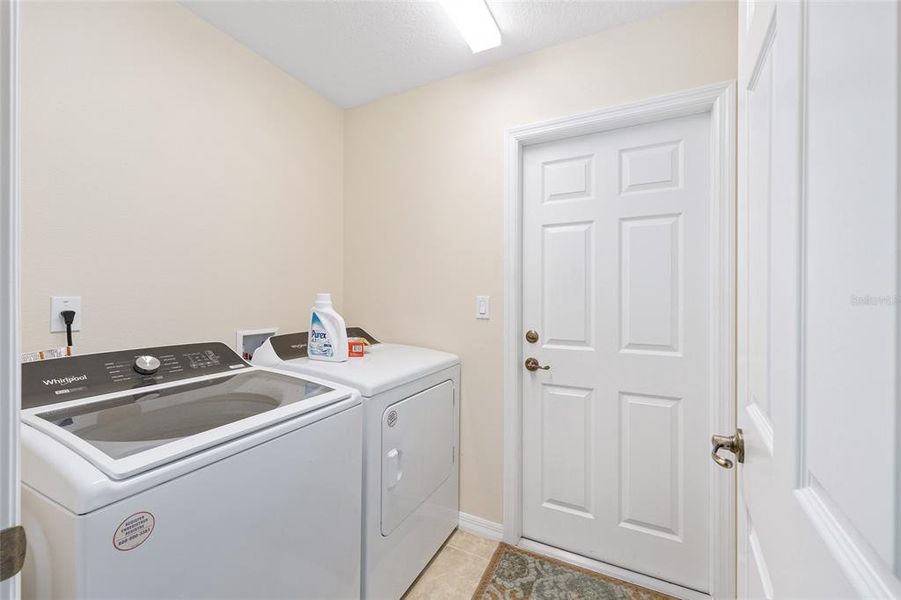 Furnished interior view inside a new home in Rainbow Springs, Dunnellon (Image 29).