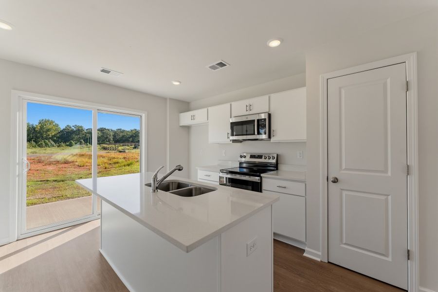 Furnished interior view inside a new home in Evergreen, Spartanburg (Image 5).