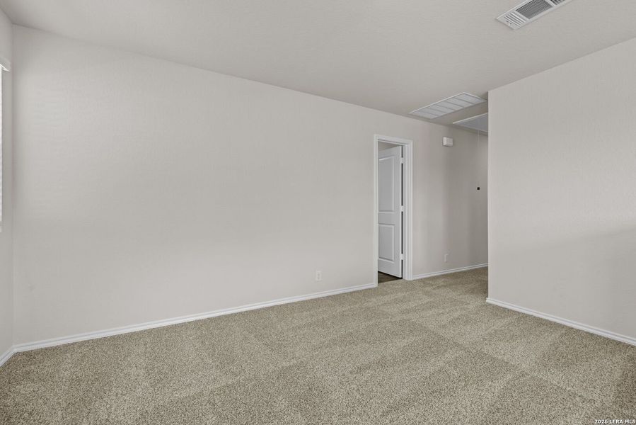 Spacious, unfurnished interior of a new home in Redbird Ranch, San Antonio (Image 18).