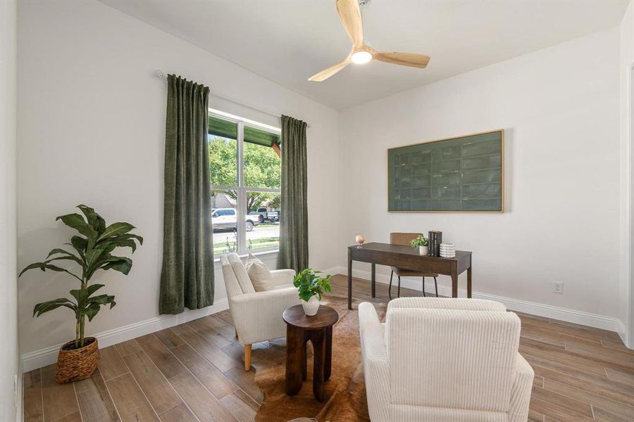 Office/bedroom with ensuite and walk in closet Office/bedroom with ensuite and walk in closet