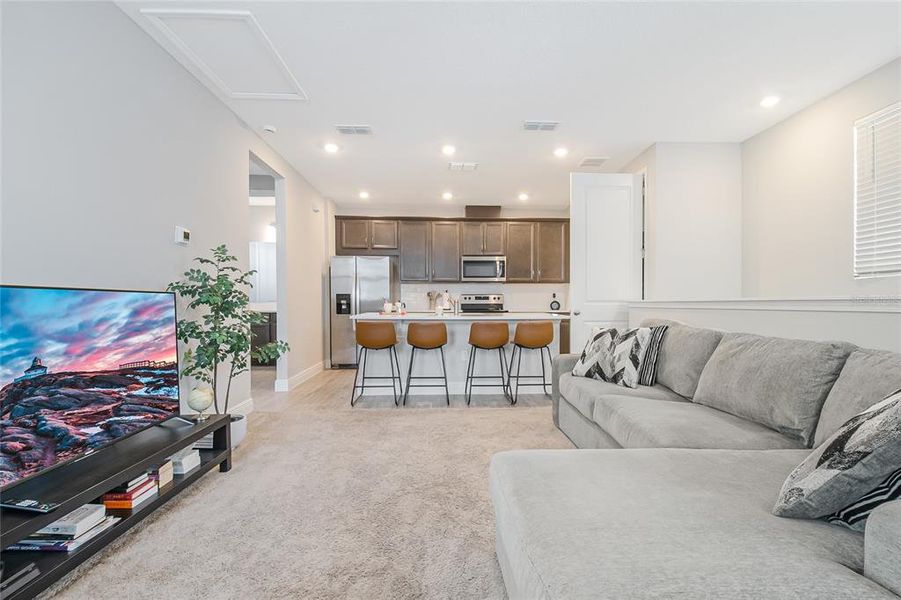 Furnished interior view inside a new home in , Orlando (Image 55).