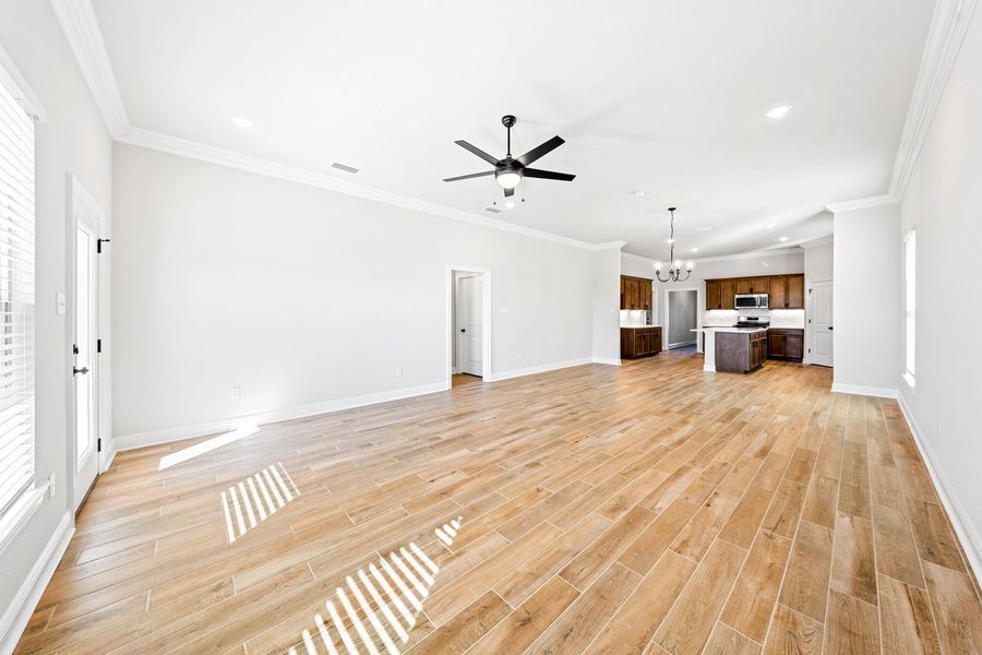 Spacious, unfurnished interior of a new home in The Bluffs at Lafayette, Freeport (Image 13).