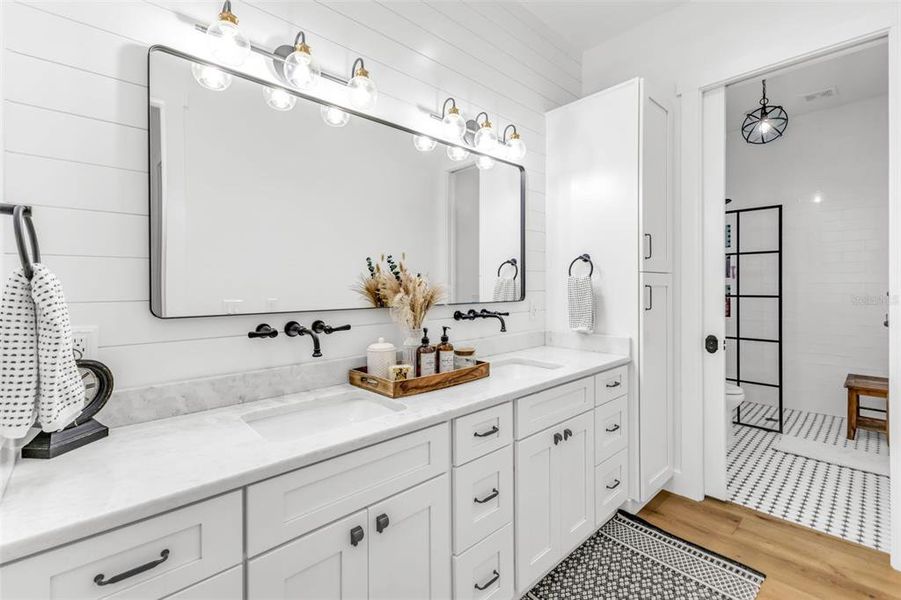 Furnished interior view inside a new home in , Arcadia (Image 41).