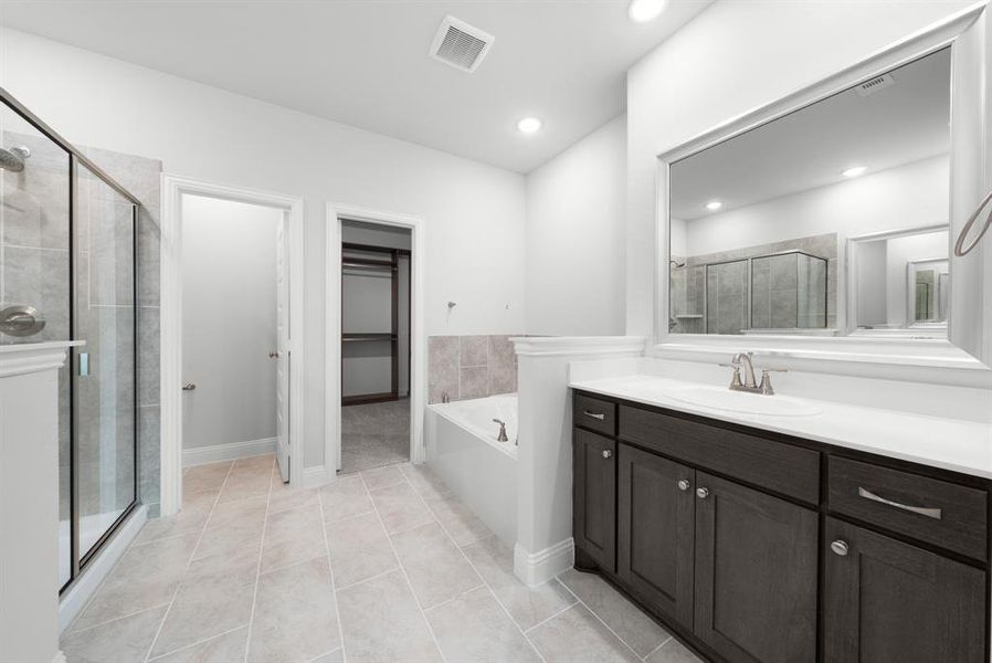 Furnished interior view inside a new home in Creekview Farms, Greenville (Image 11).