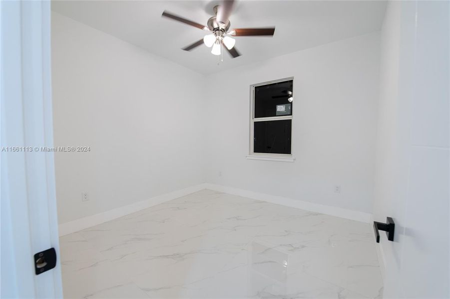 Spacious, unfurnished interior of a new home in , Cape Coral (Image 21).