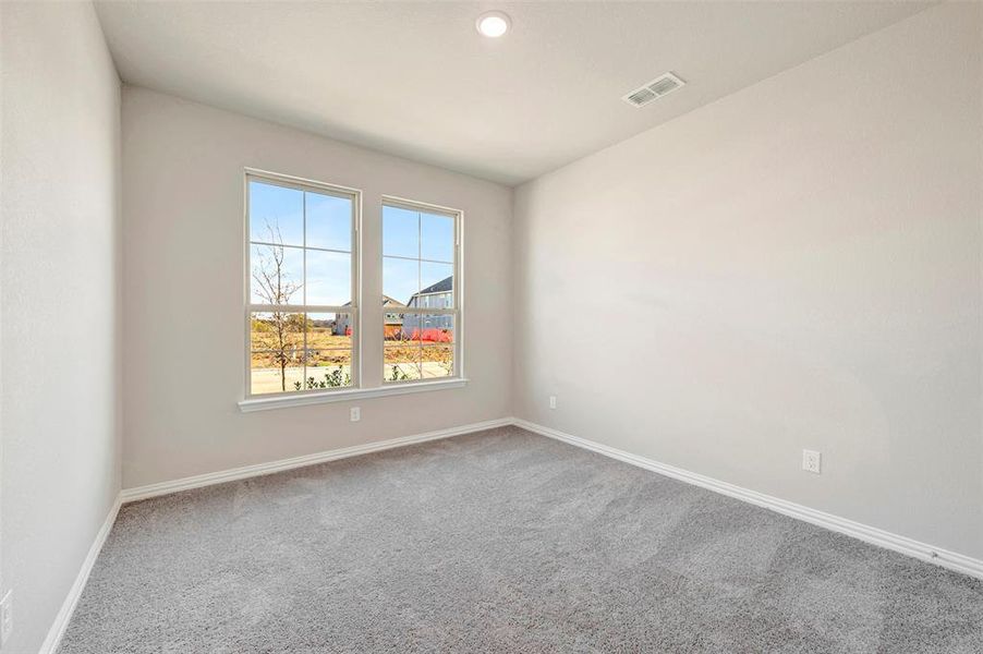 Spacious, unfurnished interior of a new home in Lily Creek at Sutton Fields, Aubrey (Image 27).