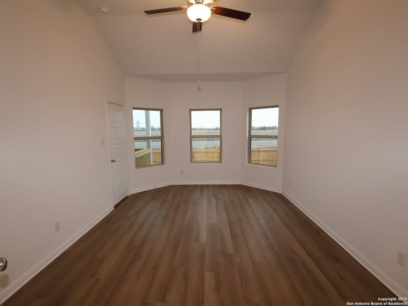 Spacious, unfurnished interior of a new home in Greenspoint Heights, Seguin (Image 26).
