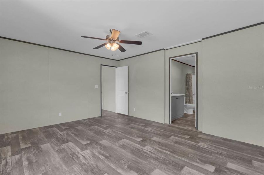 Spacious, unfurnished interior of a new home in , Mascotte (Image 13). Spacious, unfurnished interior of a new home in , Mascotte (Image 13).