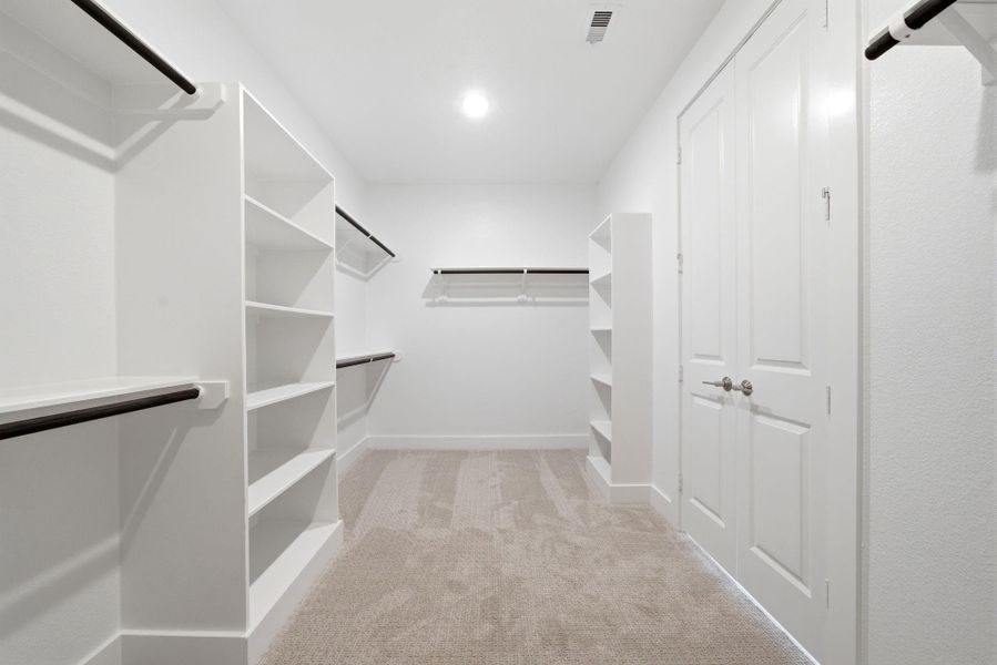 Spacious, unfurnished interior of a new home in Chambers Creek, Willis (Image 33).