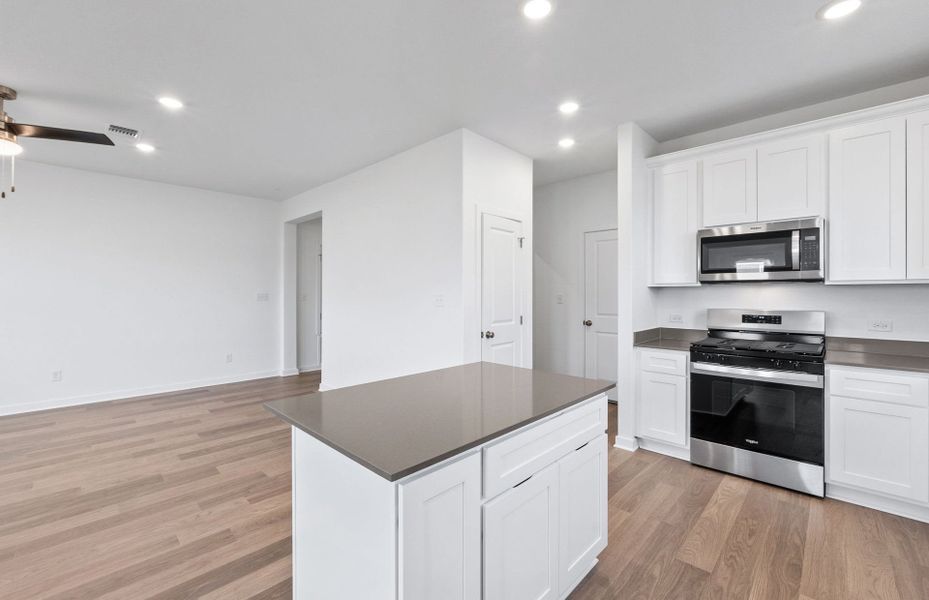 Furnished interior view inside a new home in Alto, San Marcos (Image 10).