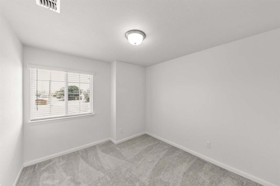 Spacious, unfurnished interior of a new home in Town Park, Princeton (Image 16).