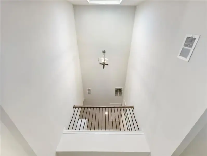 Spacious, unfurnished interior of a new home in Joel's Landing, Monroe (Image 20).