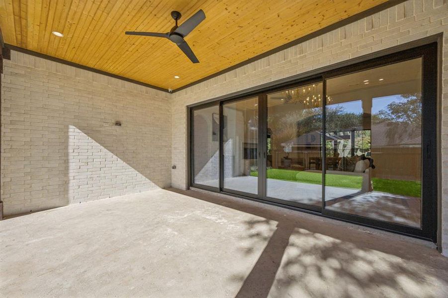Exterior details and patio area of a home in , Dallas (Image 3).