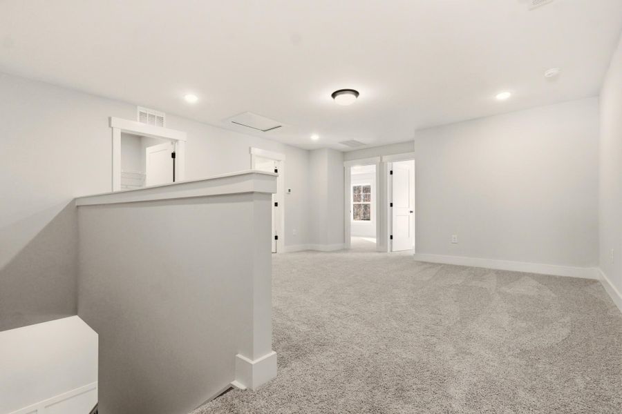 Spacious, unfurnished interior of a new home in Harbor Crossing, Greensboro (Image 26).